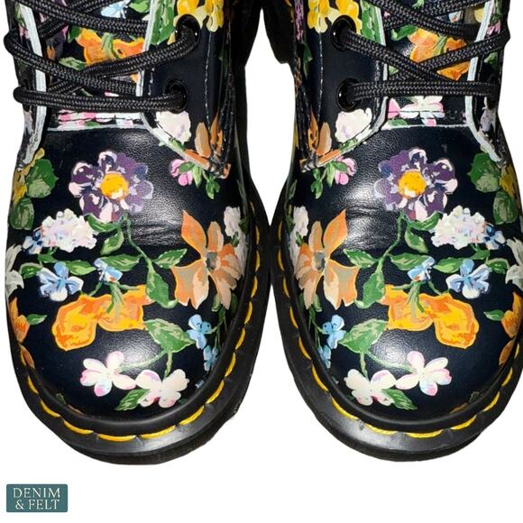 NEW Dr Martens Pascal Floral 8 Eye Black Boots Women’s 7 Rare Print Flower Lace - Picture 7 of 14